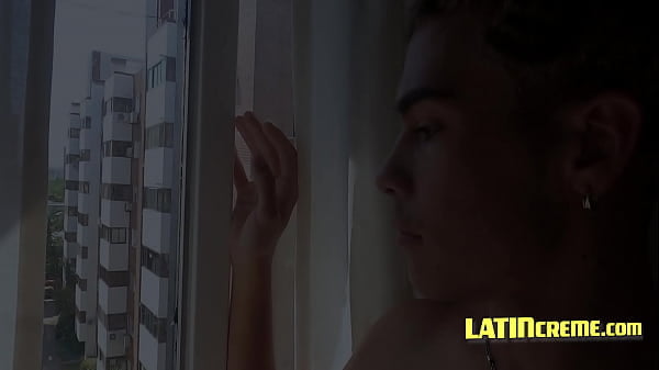 Big Dick Latino Twinks Sensual Threesome In Motel